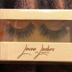 Lavaa Lashes - Los Angeles
